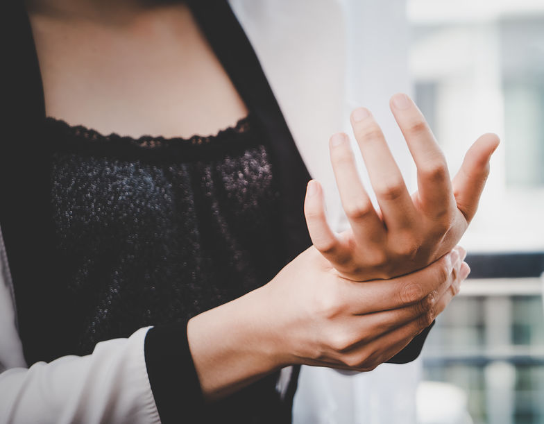 Carpal Tunnel Syndrome — What Stylists Need to Know